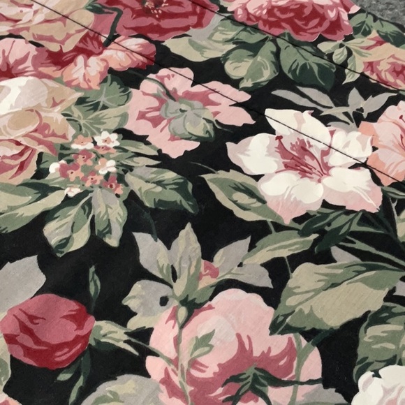 Croscill set of 2 window valances. Roses on black. - Picture 5 of 7